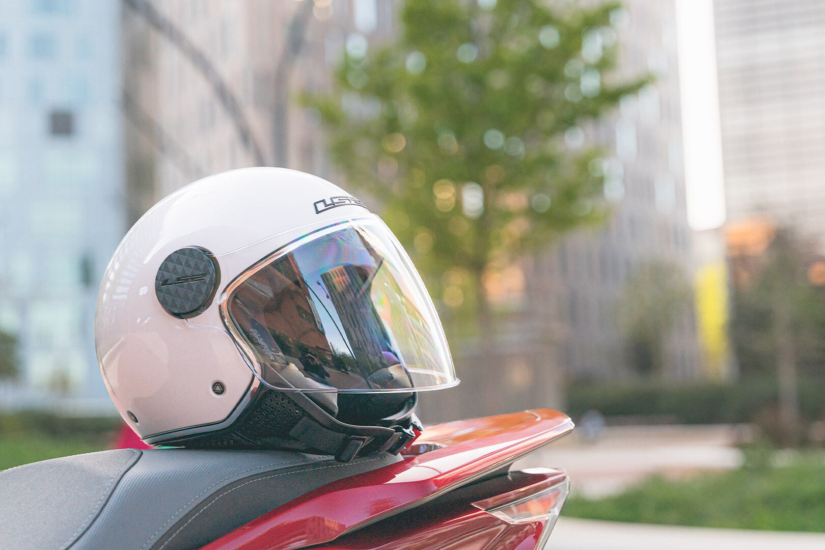 LS2 OF558 SPHERE LUX WHITE