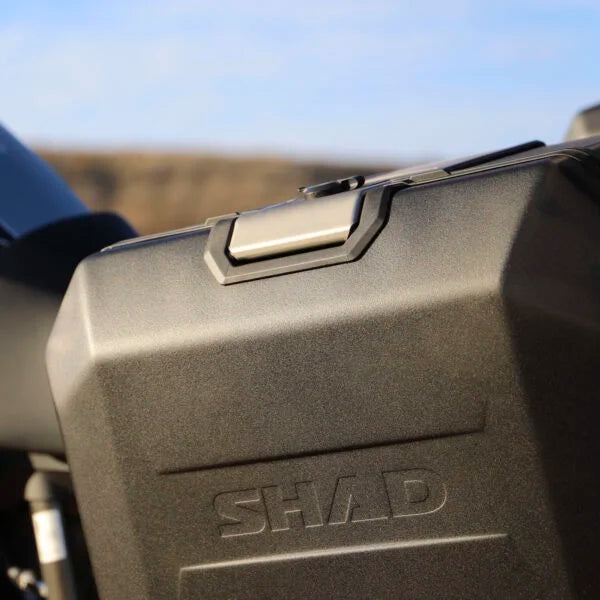 SHAD TR47R CAJA LATERAL DERECHA  EDICIÓN NEGRO TERRA