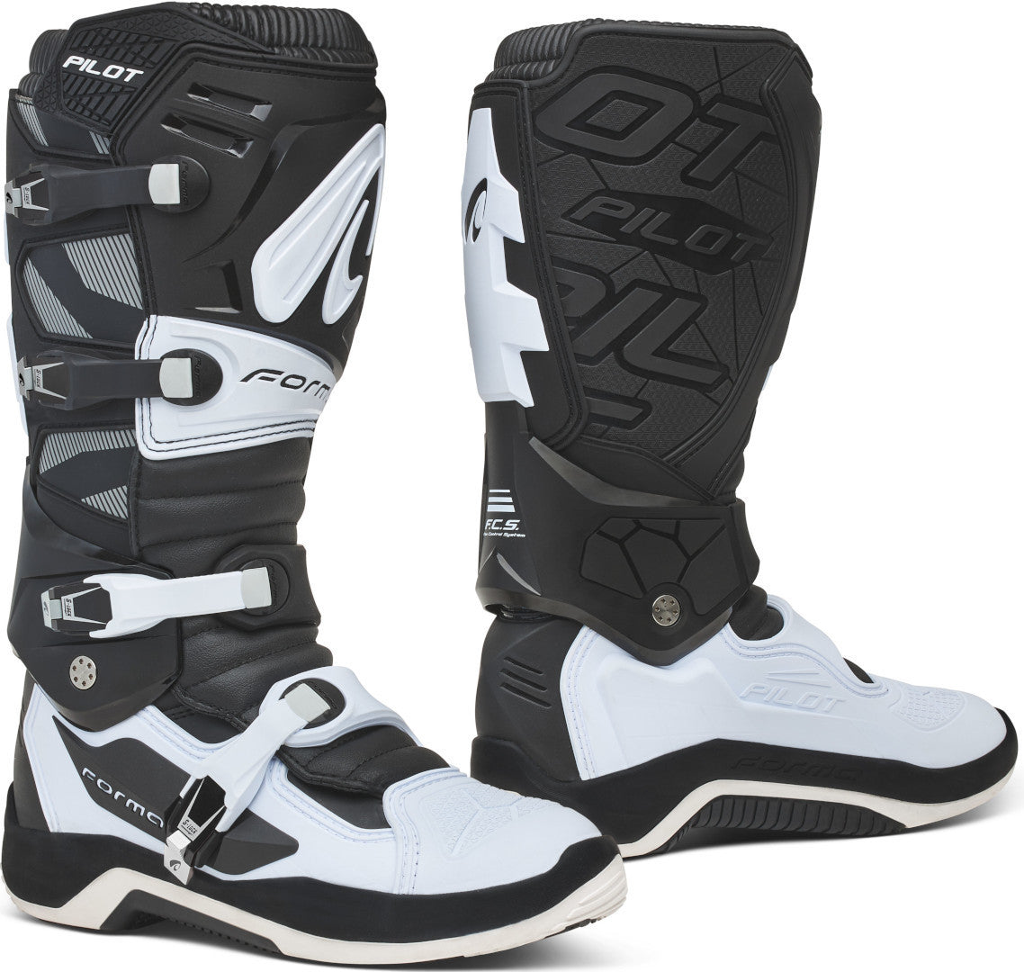 FORMA- BOTAS PILOT BLACK/WHITE